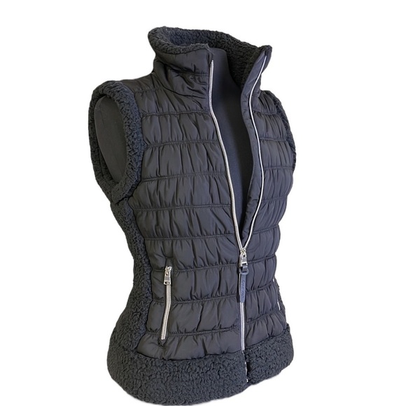 Calvin Klein Jackets & Blazers - CALVIN KLEIN  women’s Performance Repel Puffer Vest size S/P